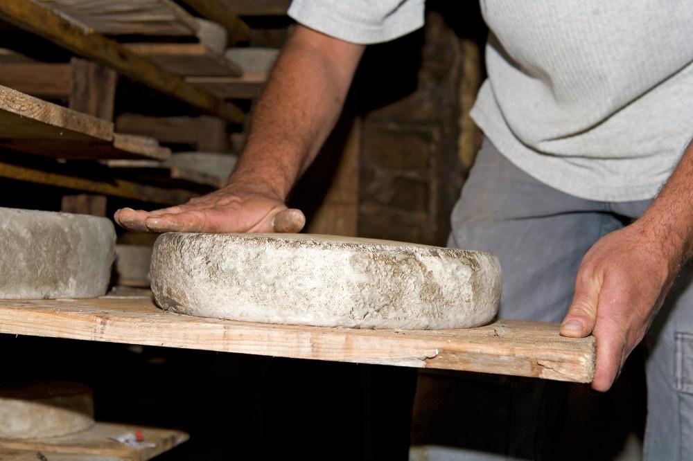 Affinage fromage cave
